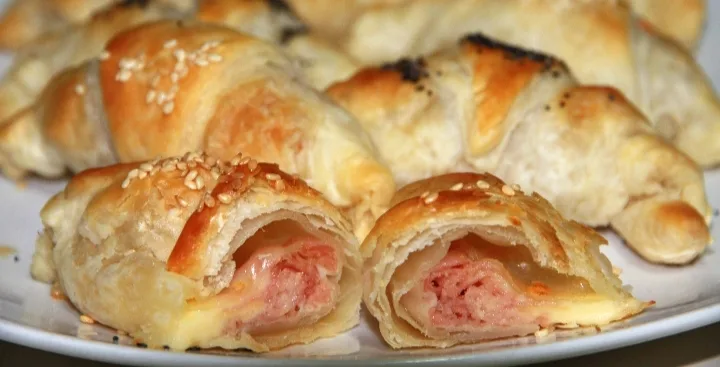Cornetti di prosciutto e scamorza