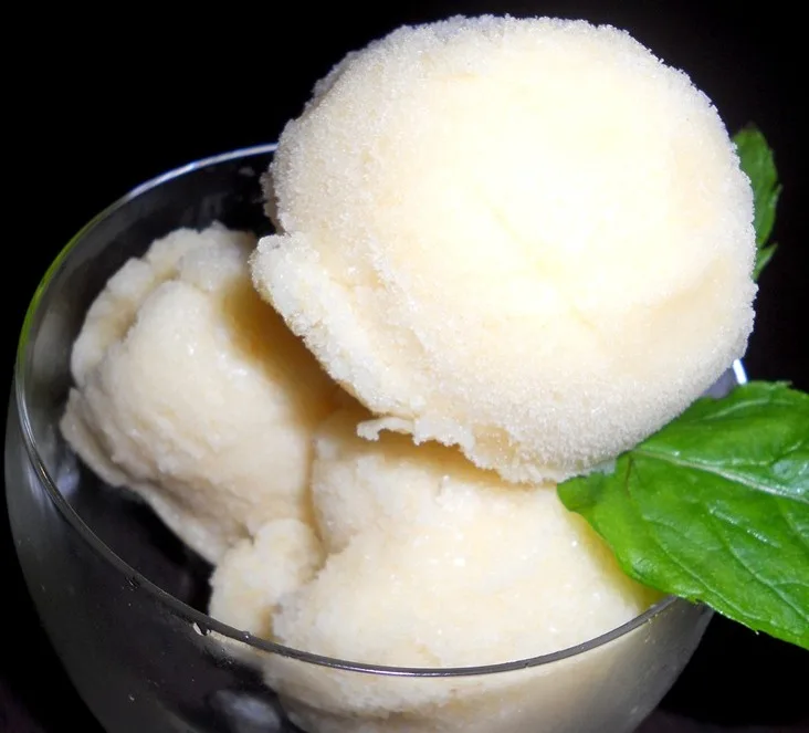 Sorbetto all'ananas