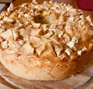 Ciambella di mele e noci